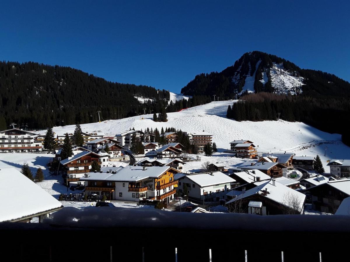 Chalet Zur Rose Apartment Berwang Exterior photo